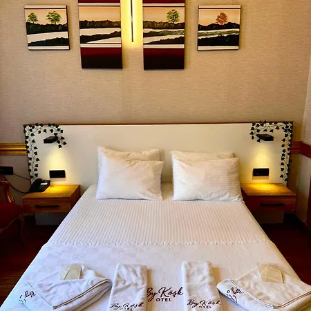 By Koesk Hotel *