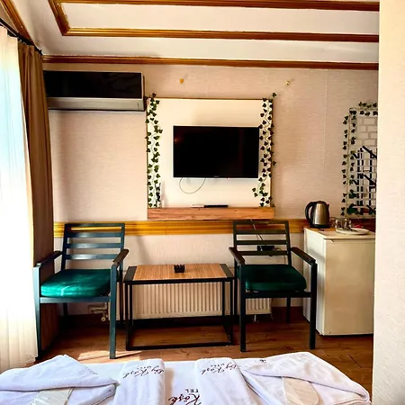 By Koesk Hotel