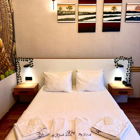 By Koesk Hotel